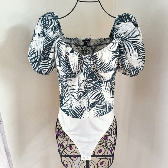 NEW Eyelet Cotton Puff Sleeve Smocked Top Sweetheart Neck Thong Bodysuit Size M - Picture 1 of 17